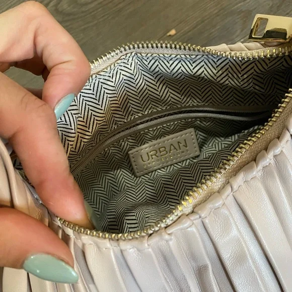 Urban Expressions Cream Pleated Shoulder Bag - Picture 3 of 4